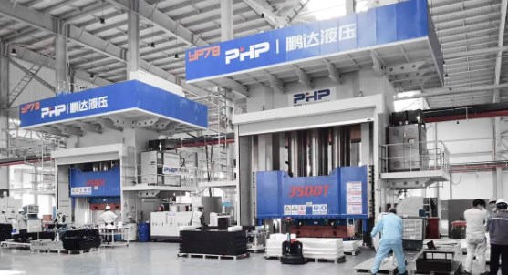Presses composites : la technologie de base du moulage moderne de matériaux composites
